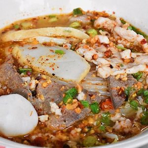 ก๋วยเตี๋ยวเส้นเล็กต้มยำ